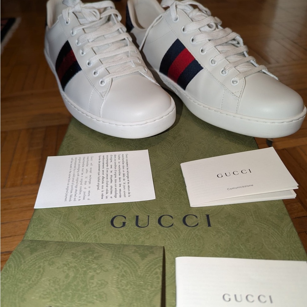 Gucci leather white trainers for men.